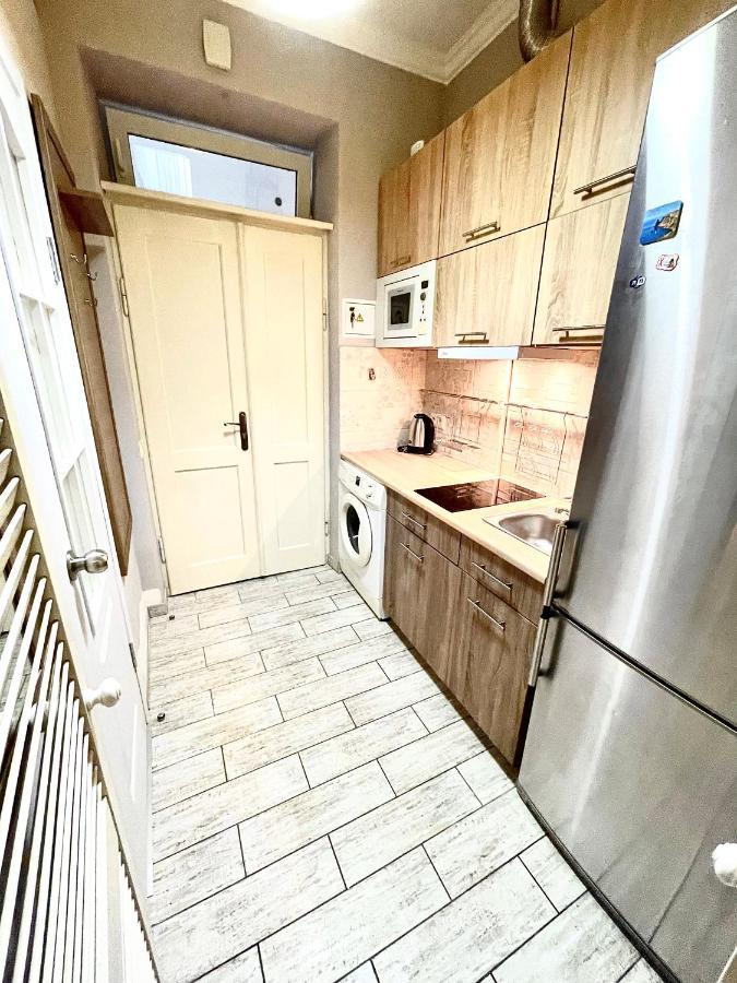 Stare Misto Appartement Lviv Buitenkant foto